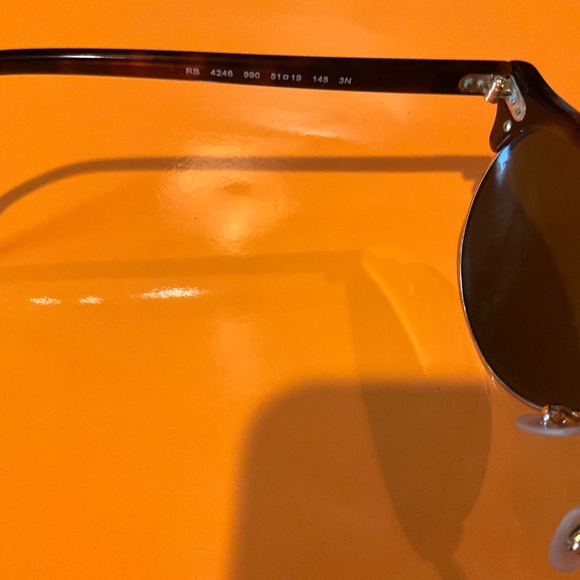 Ray-Ban Clubround Green Lens Tortoise Gold Frame Unisex Sunglasses RB4246 990 51 - Picture 10 of 12